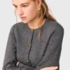 Cardigan avec cravate amovible Cardigan avec cravate amovible