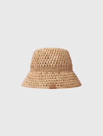 Chapeau bob en raphia crocheté Chapeau bob en raphia crocheté