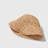 Chapeau bob en raphia crocheté Chapeau bob en raphia crocheté