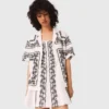 Chemise brodée à manches courtes