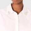 Chemise courte avec détail bijou