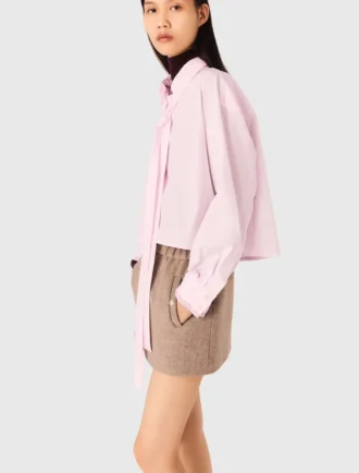 Chemise courte à nœud papillon