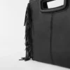 M Bag en cuir lisse avec franges M Bag en cuir lisse avec franges