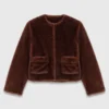 Manteau court en fausse fourrure Manteau court en fausse fourrure