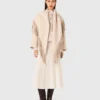 Manteau court en laine avec écharpe amovible Manteau court en laine avec écharpe amovible