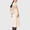 Manteau court en laine avec écharpe amovible Manteau court en laine avec écharpe amovible