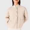 Manteau court en laine avec écharpe amovible Manteau court en laine avec écharpe amovible