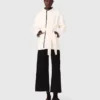 Manteau doublé avec ruban contrasté Manteau doublé avec ruban contrasté