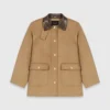 Manteau en laine avec capuche amovible Manteau en laine avec capuche amovible