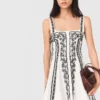 Mini-robe à bretelles brodée
