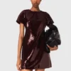 Mini-robe brodée de paillettes Mini-robe brodée de paillettes