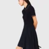 Mini-robe à col polo plissé Mini-robe à col polo plissé