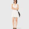 Mini-robe dos nu brodée Mini-robe dos nu brodée