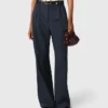 Pantalon de costume à fines rayures