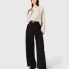 Pantalon de costume à jambes larges