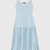 Robe au crochet avec doublure amovible Robe au crochet avec doublure amovible