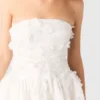 Robe bustier courte brodée