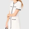 Robe courte avec bordure contrastée