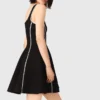 Robe courte avec surpiqûres