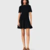 Robe courte en maille et taffetas Robe courte en maille et taffetas
