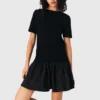 Robe courte en maille et taffetas Robe courte en maille et taffetas