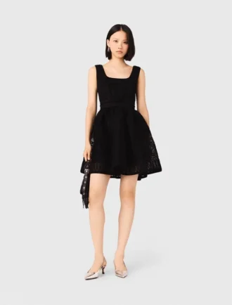 Robe courte en maille panier brodée Robe courte en maille panier brodée
