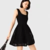 Robe courte en maille panier brodée