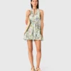 Robe courte à motifs, dos nu