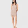Robe courte à perles avec doublure Robe courte à perles avec doublure