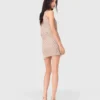 Robe courte à perles avec doublure Robe courte à perles avec doublure