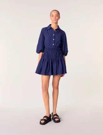 Robe courte plissée effet satiné