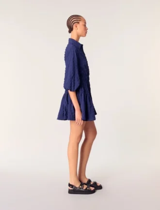 Robe courte plissée effet satiné