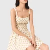 Robe courte évasée à motifs