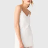 Robe en taffetas et dentelle Robe en taffetas et dentelle