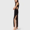 Robe longue à col bijou