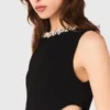 Robe longue à col bijou