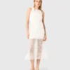 Robe longue en crochet avec strass Robe longue en crochet avec strass