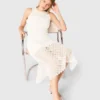 Robe longue en crochet avec strass Robe longue en crochet avec strass