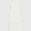 Robe longue en crochet avec strass Robe longue en crochet avec strass