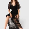 Robe longue en dentelle