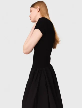 Robe longue en maille côtelée et taffetas Robe longue en maille côtelée et taffetas