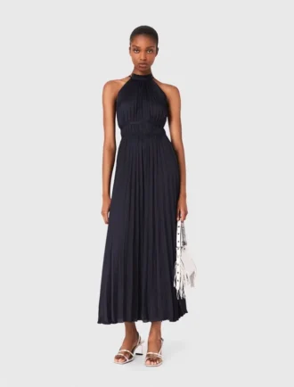 Robe longue en satin plissé