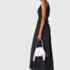 Robe longue en satin plissé Robe longue en satin plissé