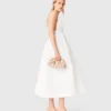 Robe longue en taffetas ornée de bijoux Robe longue en taffetas ornée de bijoux