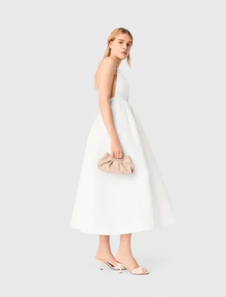 Robe longue en taffetas ornée de bijoux