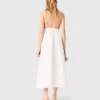 Robe longue en taffetas ornée de bijoux Robe longue en taffetas ornée de bijoux