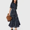 Robe longue fluide à motifs