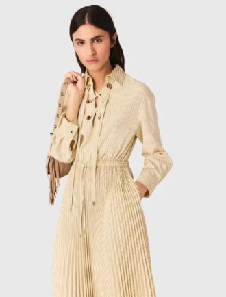 Robe longue plissée à œillets