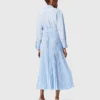 Robe longue plissée à œillets