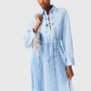 Robe longue plissée à œillets